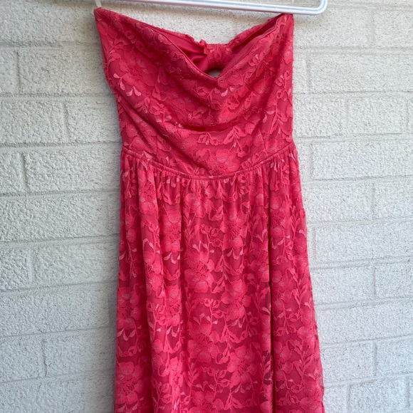 Pink strapless dress with open back - Picture 1 of 4